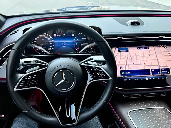 Фото 8 - Mercedes-Benz E-Class