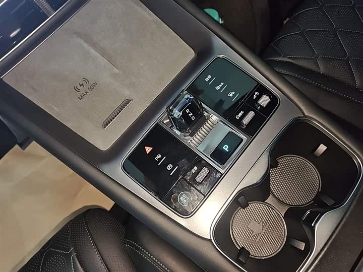 Фото 14 - BYD Sea Lion 07 EV