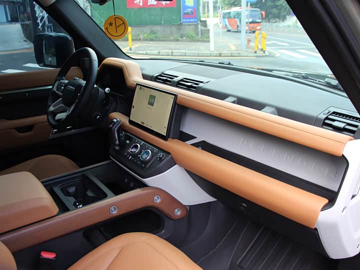 Фото 7 - Land Rover Defender