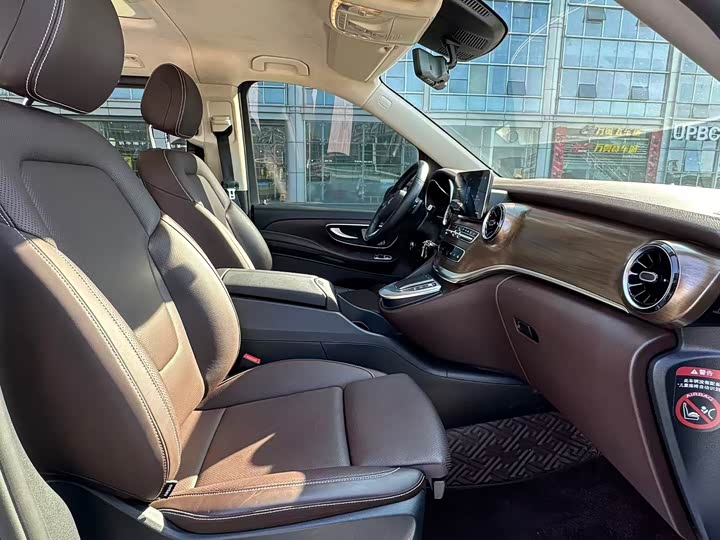 Фото 12 - Mercedes-Benz V-Class