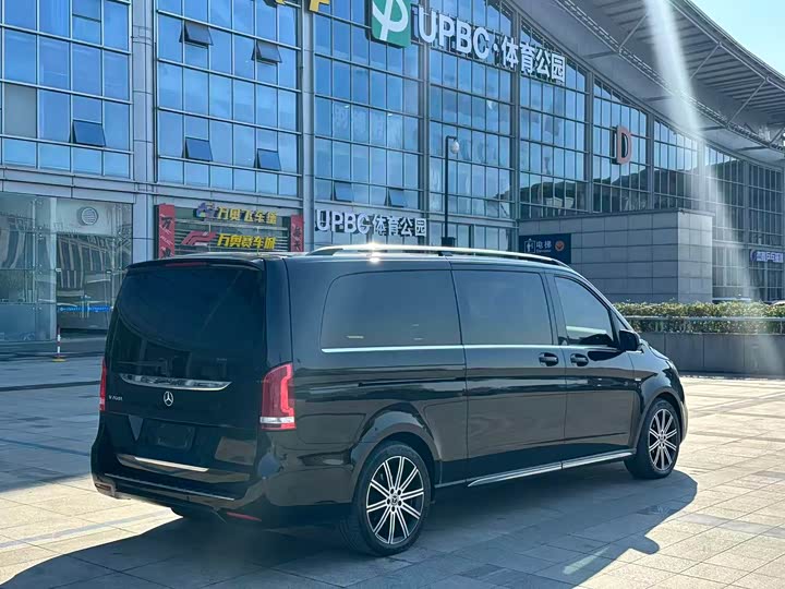 Фото 6 - Mercedes-Benz V-Class