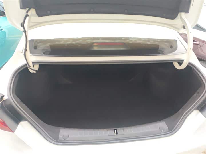 Фото 19 - Geely Binrui