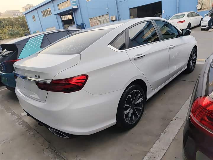 Фото 7 - Geely Binrui