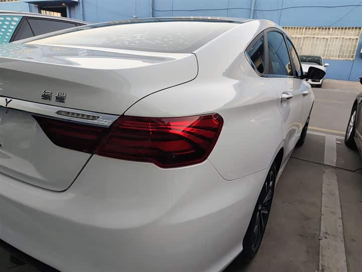 Фото 8 - Geely Binrui