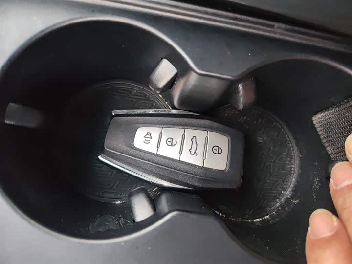 Фото 9 - Geely Binrui