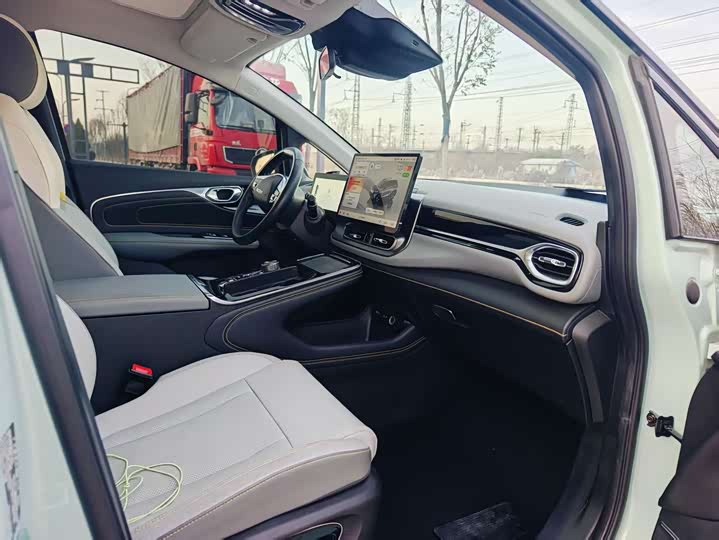 Фото 10 - GAC Aion V