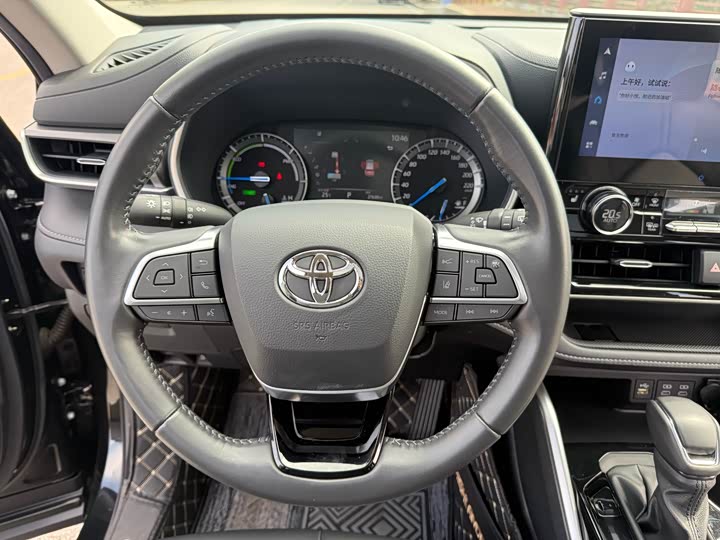 Фото 12 - Toyota Highlander