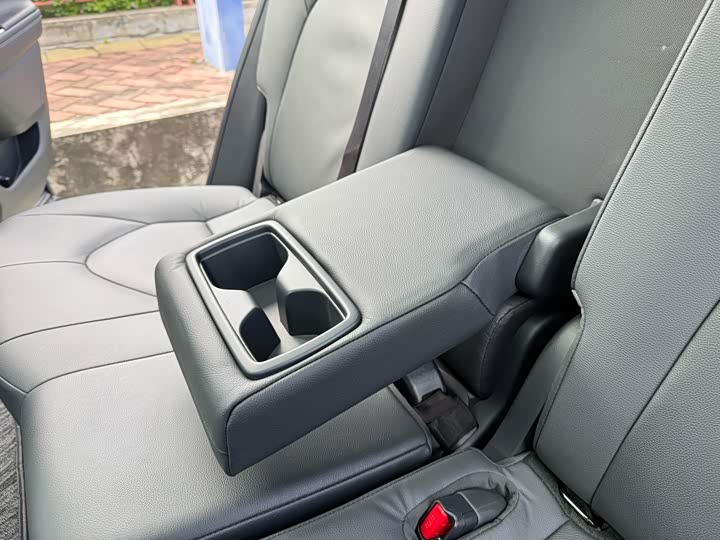 Фото 23 - Toyota Highlander