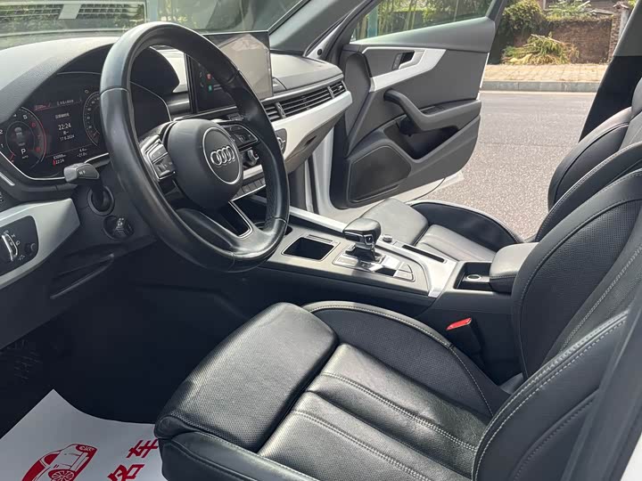 Фото 14 - Audi A4L