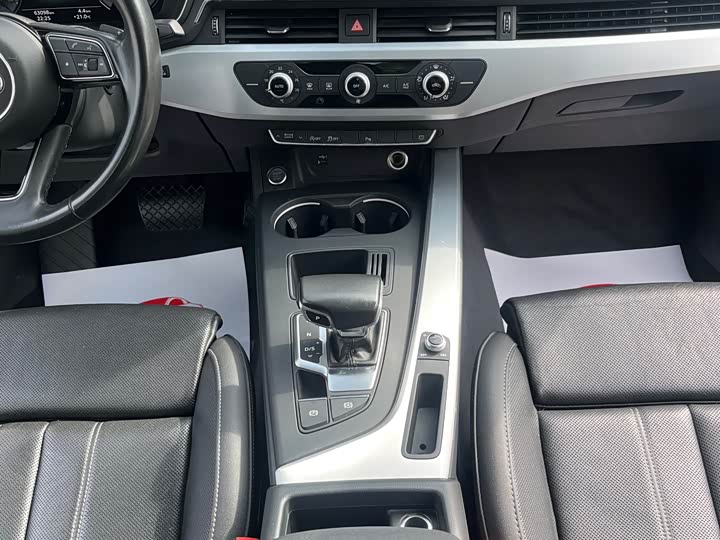 Фото 15 - Audi A4L