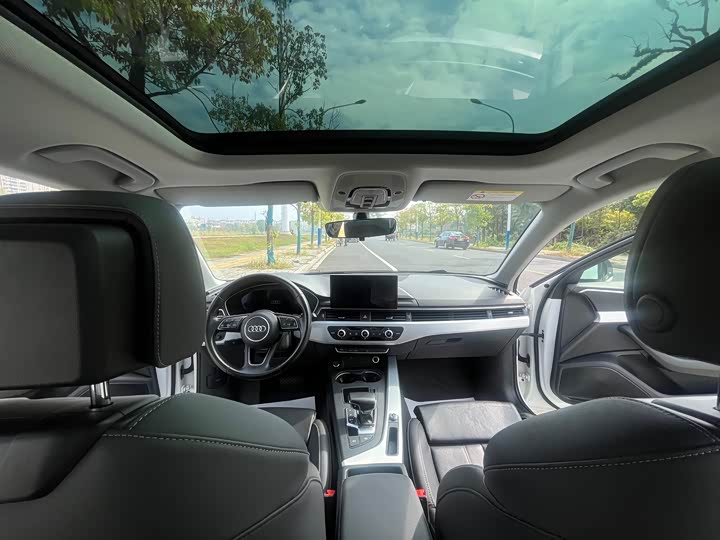 Фото 17 - Audi A4L