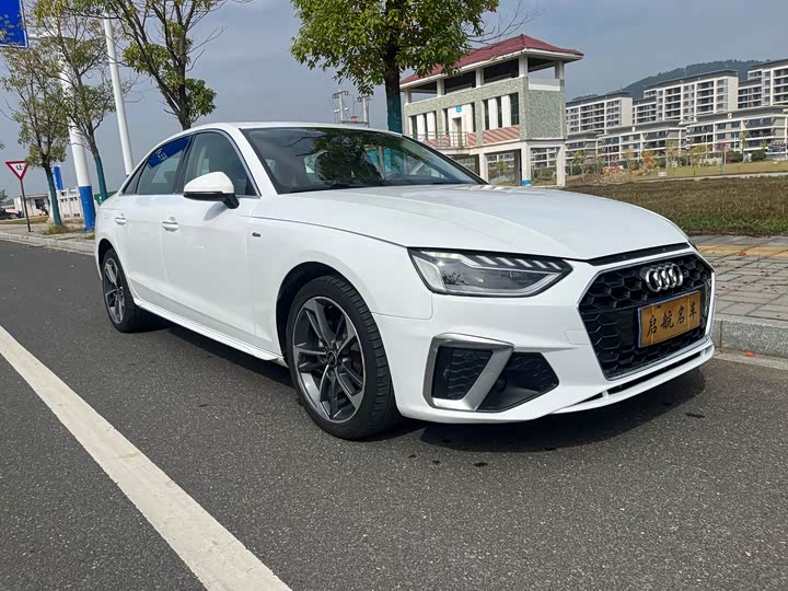 Фото 3 - Audi A4L