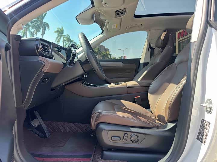 Фото 9 - Leapmotor C11