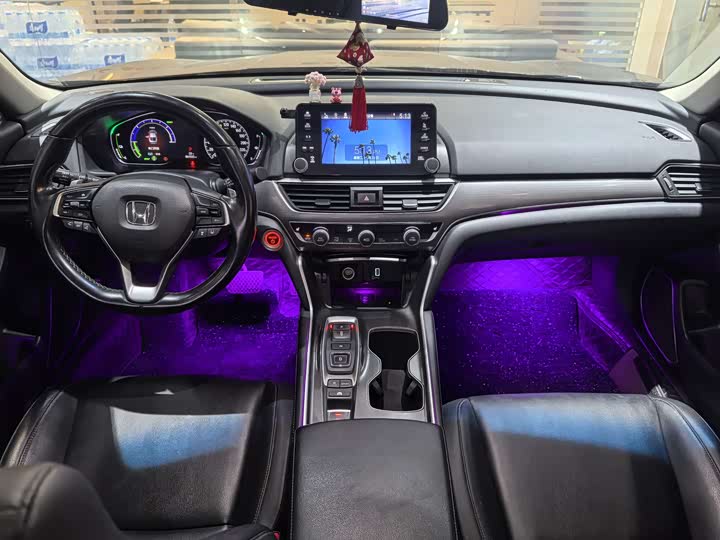 Фото 11 - Honda Accord