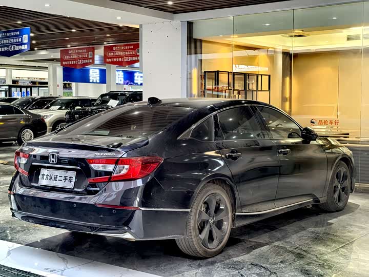 Фото 15 - Honda Accord