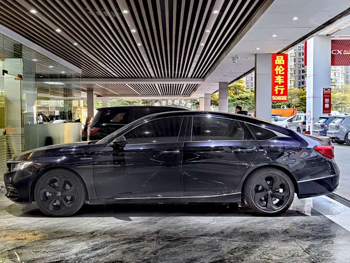 Фото 16 - Honda Accord