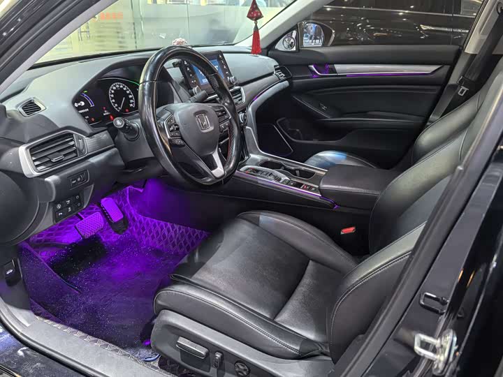 Фото 4 - Honda Accord