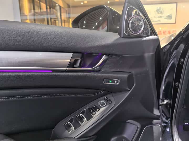 Фото 7 - Honda Accord