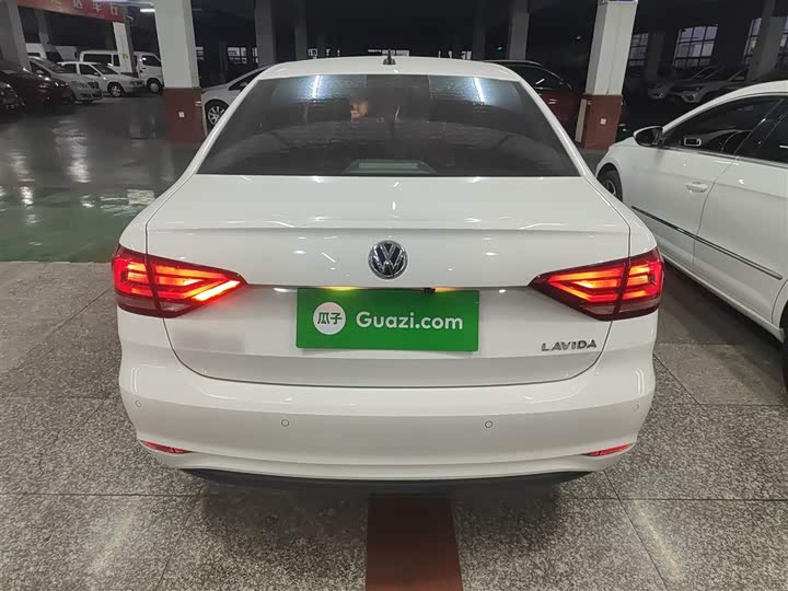 Фото 6 - Volkswagen Lavida