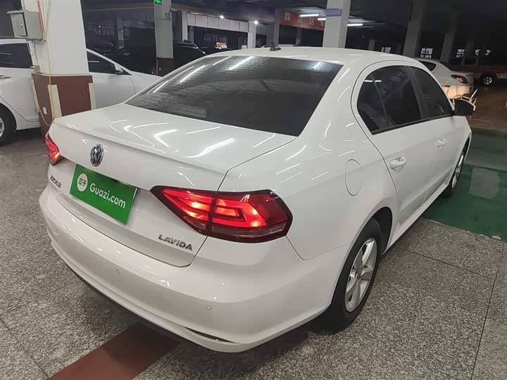 Фото 7 - Volkswagen Lavida