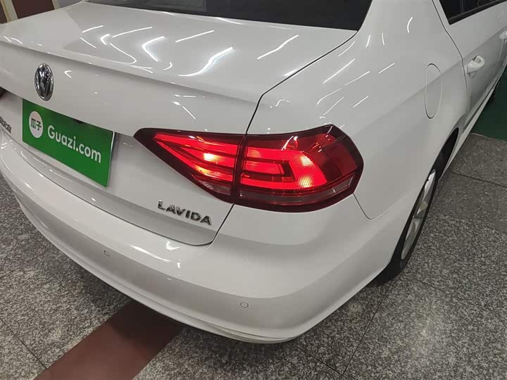 Фото 8 - Volkswagen Lavida