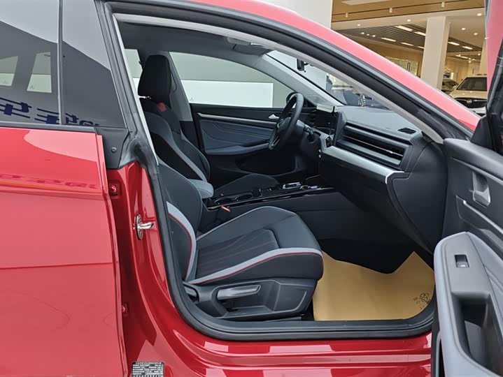 Фото 8 - Volkswagen Lamando L