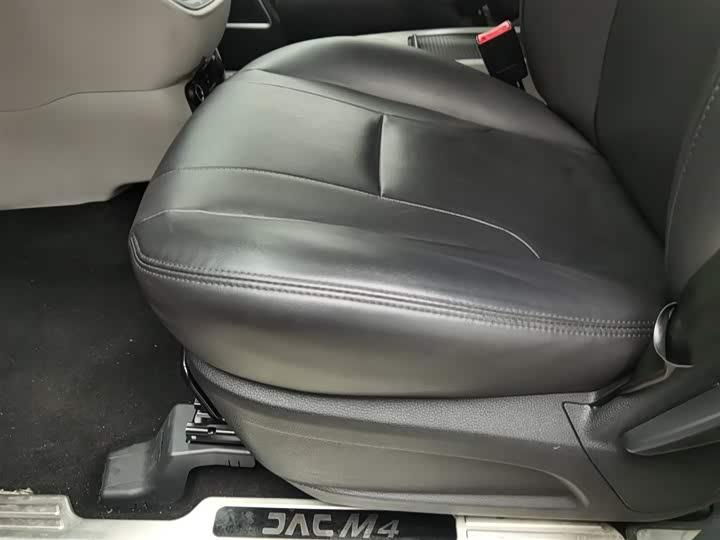 Фото 19 - JAC Refine M4