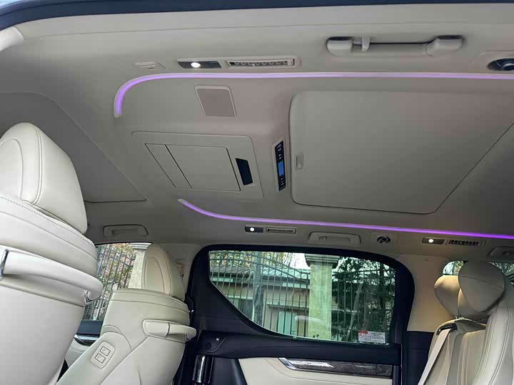 Фото 18 - Toyota Vellfire