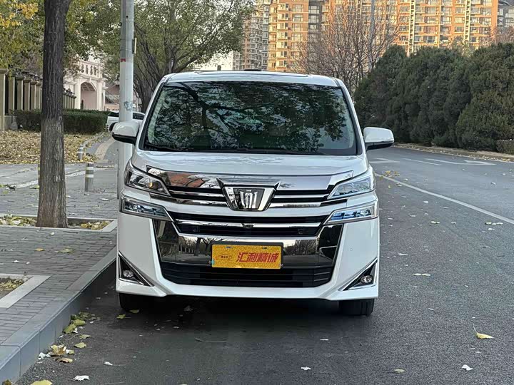 Фото 2 - Toyota Vellfire