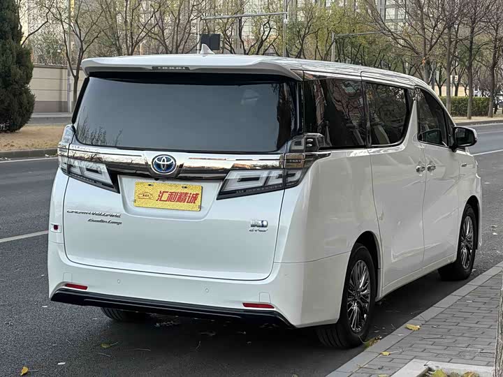 Фото 4 - Toyota Vellfire