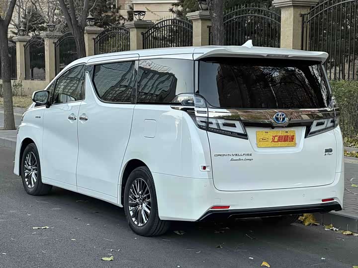 Фото 6 - Toyota Vellfire