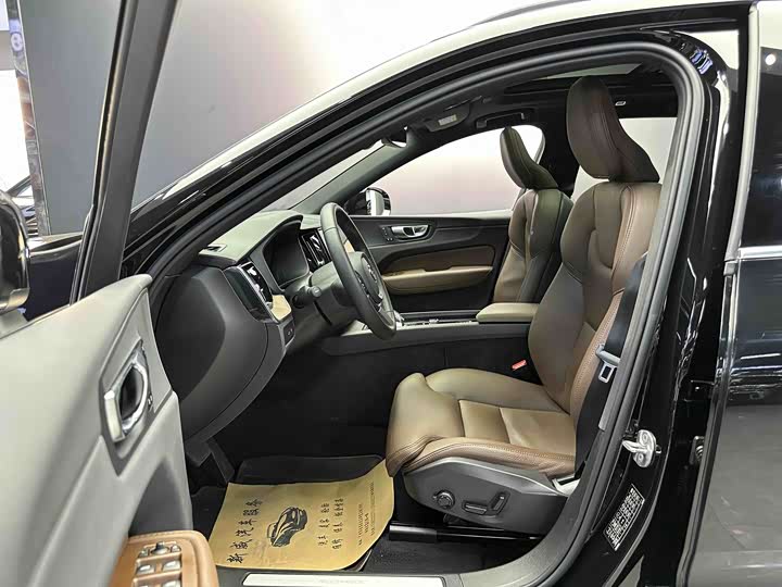 Фото 5 - Volvo XC60 Hybrid