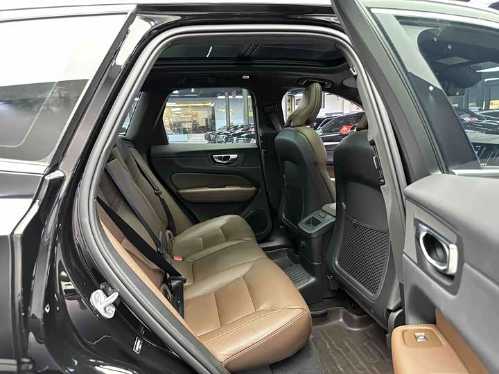 Фото 6 - Volvo XC60 Hybrid