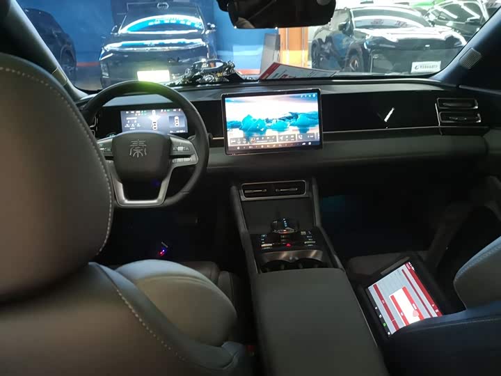 Фото 10 - BYD Qin L