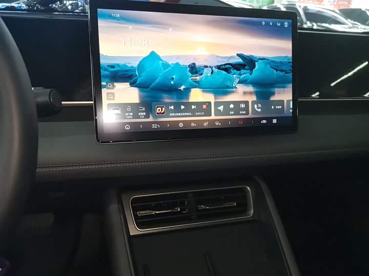 Фото 13 - BYD Qin L