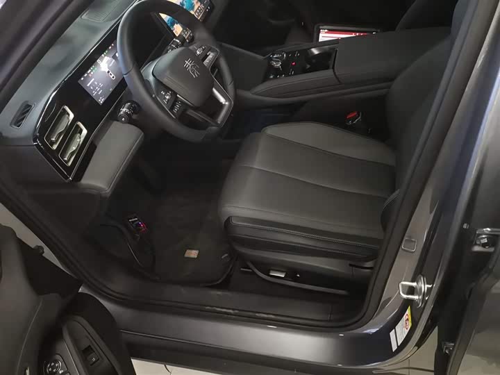 Фото 15 - BYD Qin L