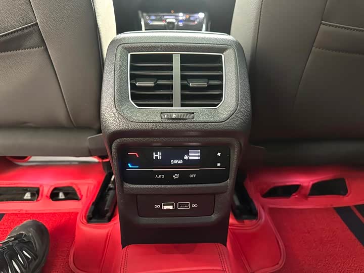 Фото 13 - Volkswagen Tayron