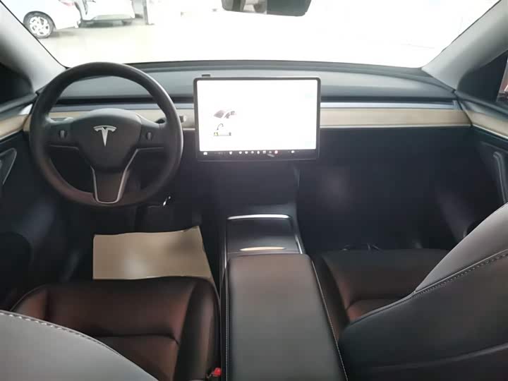 Фото 10 - Tesla Model Y