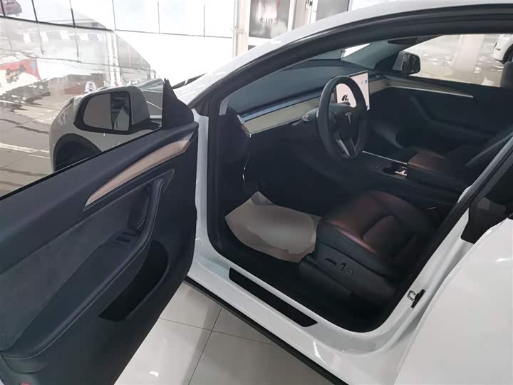 Фото 16 - Tesla Model Y