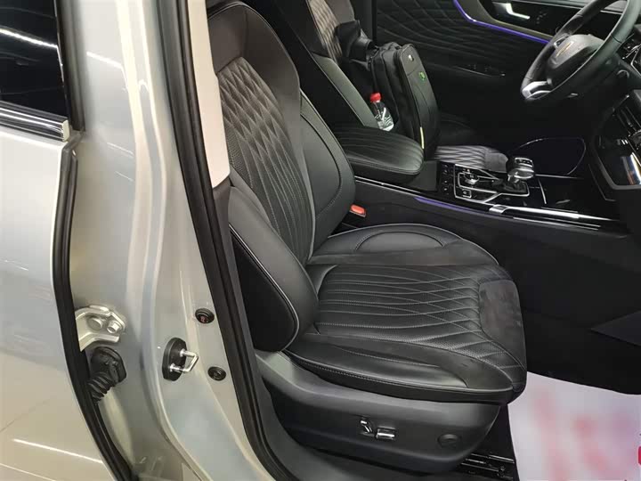 Фото 25 - Hongqi HS5