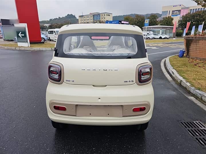 Фото 12 - Bestune Pony