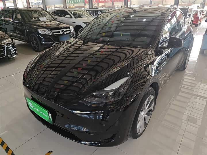 Фото 1 - Tesla Model Y