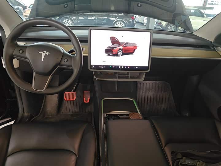 Фото 10 - Tesla Model Y