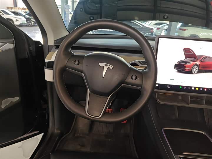 Фото 11 - Tesla Model Y