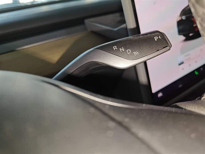 Фото 14 - Tesla Model Y