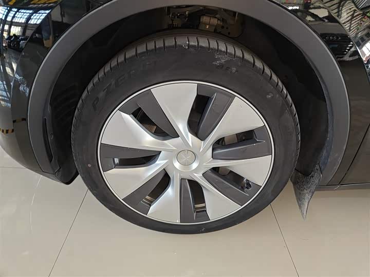 Фото 23 - Tesla Model Y