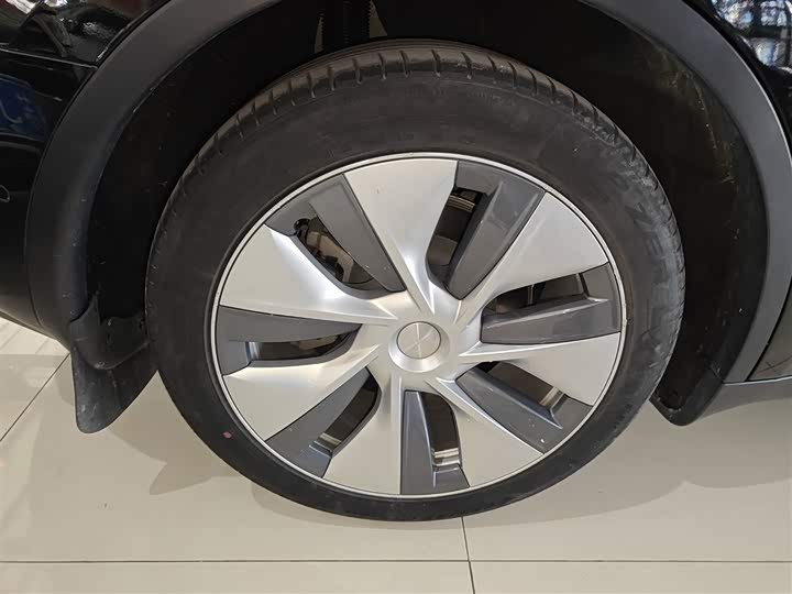 Фото 26 - Tesla Model Y