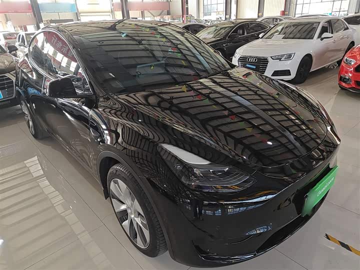 Фото 4 - Tesla Model Y