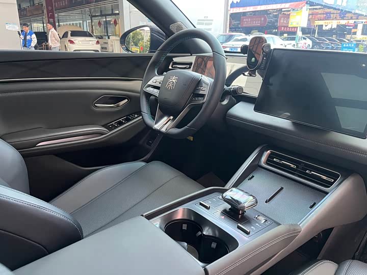 Фото 28 - BYD Qin L