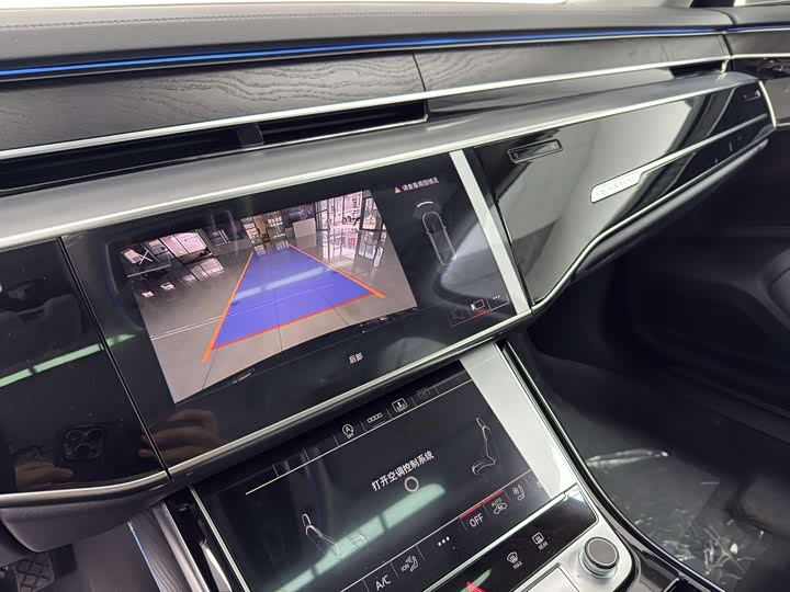 Фото 11 - Audi A8